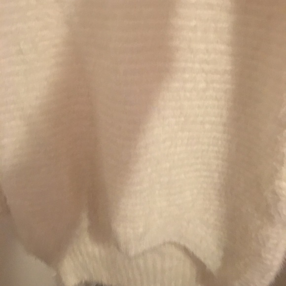 White fluffy sweater - Picture 3 of 4